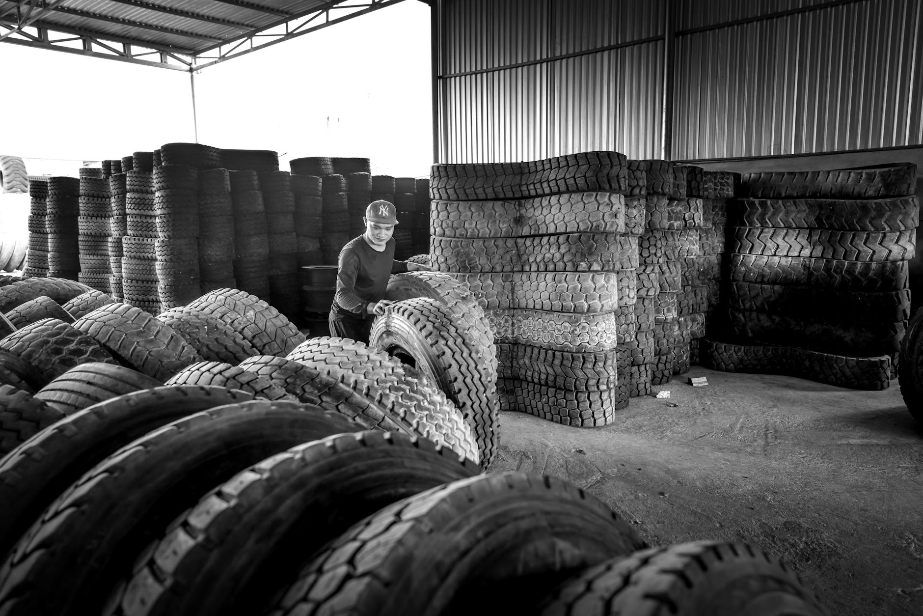 Pneumatici economici: quali rischi reali